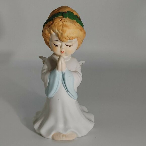 Vintage Christmas Guardian Musical White Angel Holiday Porcelain Figurine - Picture 1 of 10